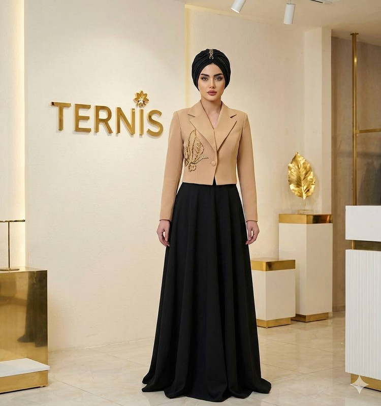 Elegant Beige Cropped Women's Blazer – Maison Ternis