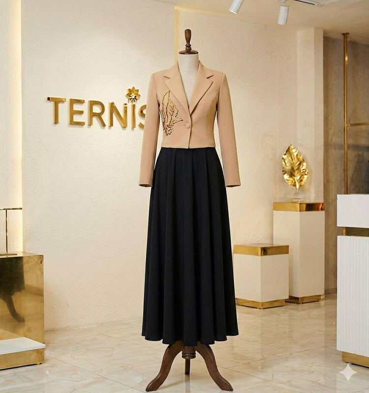 Elegant Beige Cropped Women's Blazer – Maison Ternis