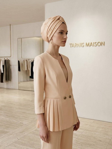 Elegant Pleated Hem Women's Blazer in Beige – Maison Ternis